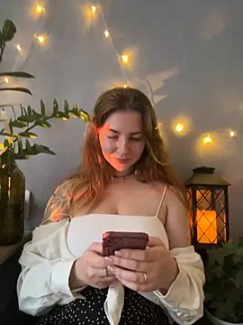 MayaMystic online show from October 13, 1:03 pm