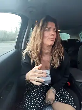 sansan2411 online show from March 7, 5:20 pm