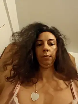 Snapshot of naughty69curls chatting on October 17, 6:22 pm naughty69curls online show from October 17, 6:22 pm