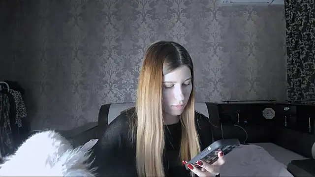 Snapshot of Agnes_Allenn chatting on October 16, 12:08 pm Agnes Allenn online show from October 16, 12:08 pm
