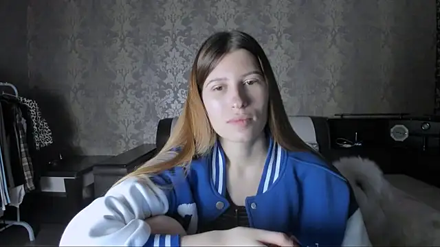 Agnes Allenn online show from November 11, 11:40 am