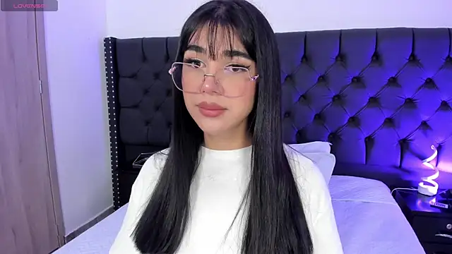 RoseCassie online show from November 8, 2:00 pm