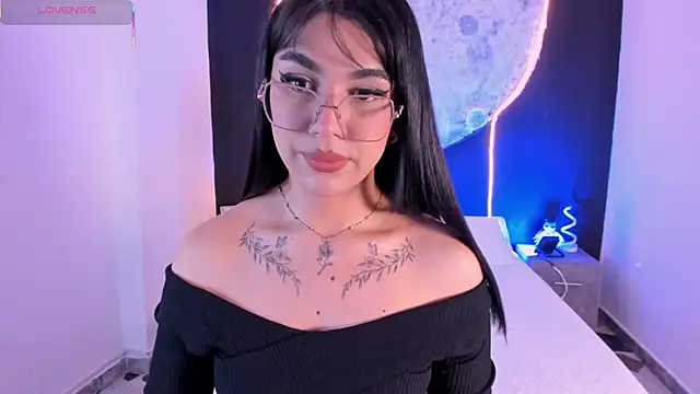 RoseCassie online show from December 2, 2:08 pm