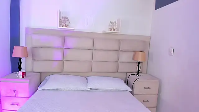 RoseCassie online show from October 19, 1:35 pm