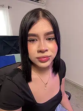 Lily Woodz online show from February 2, 7:13 pm