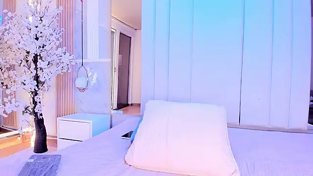 salomebenz online show from April 16, 9:39 pm