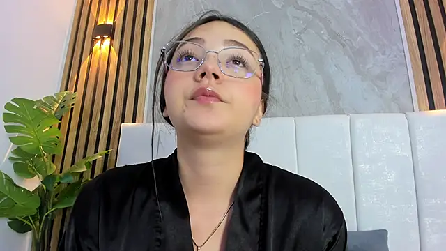 Samantha Good online show from April 2, 1:41 pm