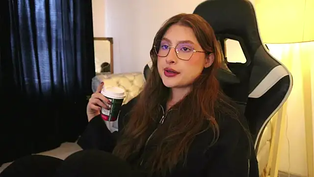 Daisha Riley online show from November 13, 3:55 pm