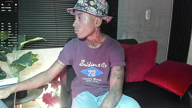 Snapshot of JhonyMiller_ chatting on October 21, 8:13 pm JhonyMiller online show from October 21, 8:13 pm