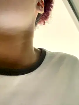 loladupont online show from December 22, 2:58 am