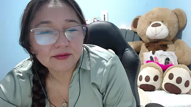 Snapshot of AngelRouss chatting on September 26, 2:53 am AngelRouss online show from September 26, 2:53 am