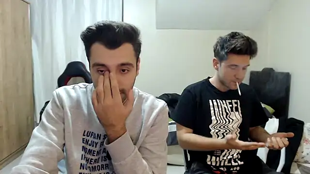 handsomeee04 online show from October 6, 7:29 pm