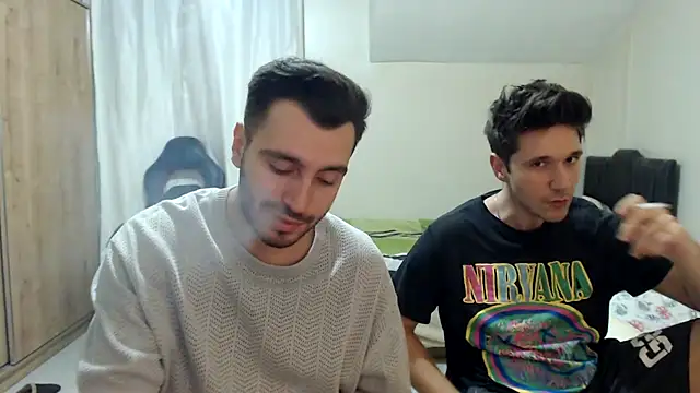 handsomeee04 online show from September 11, 9:04 pm