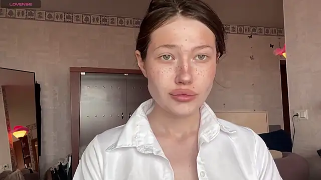 eva varnerr online show from April 18, 11:35 am