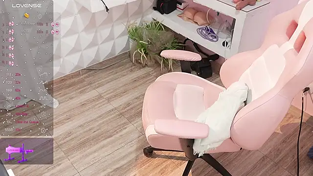 Mara-Bella online show from April 19, 6:21 pm