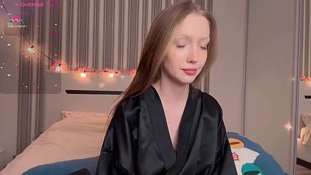 Awwwrora online show from March 11, 9:50 pm