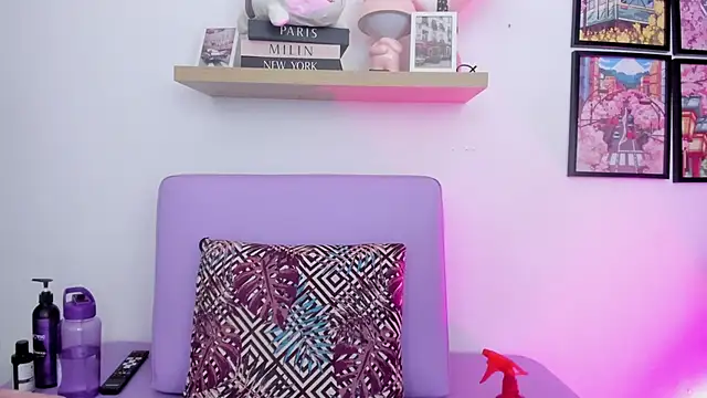 Carolina Burninng online show from October 1, 8:47 pm