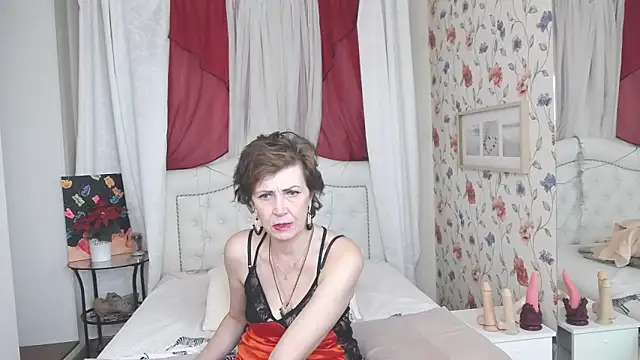 SilviaHart online show from October 2, 1:05 pm