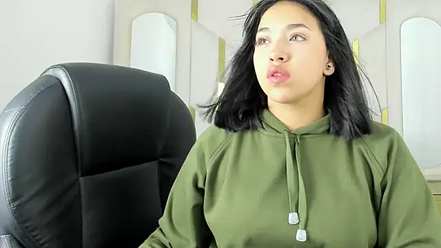 IsabellRodriguez18 online show from September 15, 2:53 am