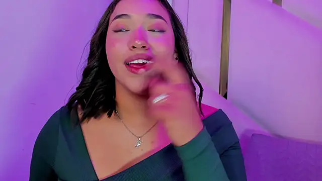 IsabellRodriguez18 online show from April 14, 8:14 am