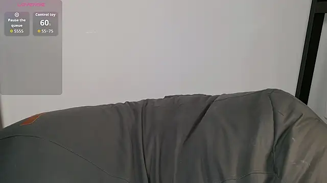 Yu UwU  online show from February 7, 1:59 pm