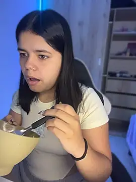 pretty angela1 online show from April 18, 4:37 am