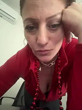 AlessasRoom online show from February 14, 2:52 pm