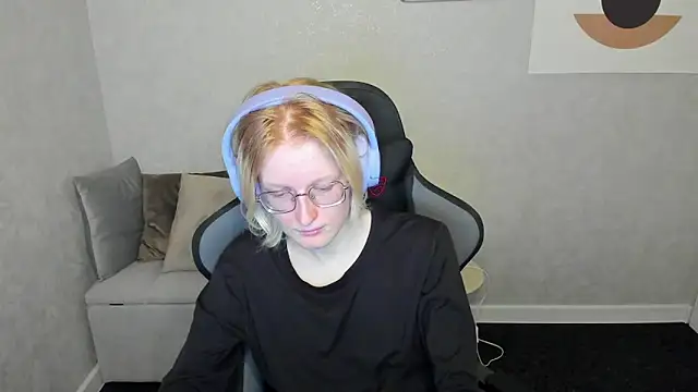 Snapshot of ElizabethHarpper chatting on September 25, 2:21 am ElizabethHarpper online show from September 25, 2:21 am