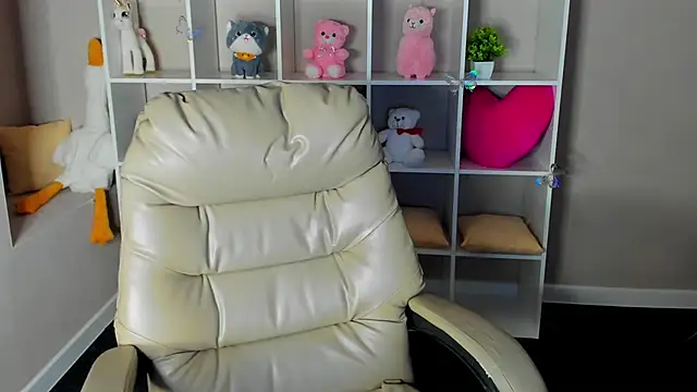 ElizabethHarpper online show from December 18, 1:21 am