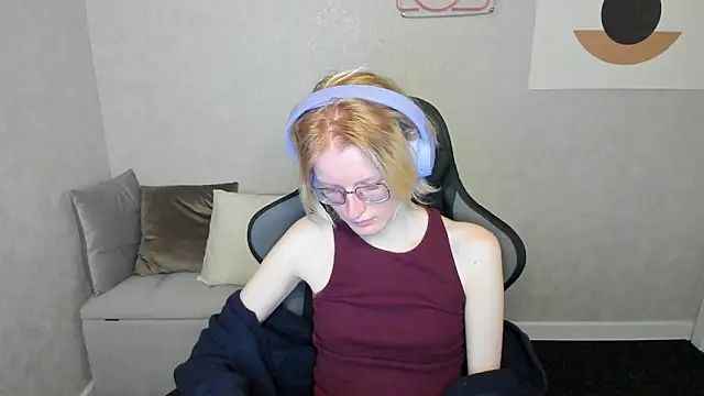 Snapshot of ElizabethHarpper chatting on September 24, 2:10 am ElizabethHarpper online show from September 24, 2:10 am