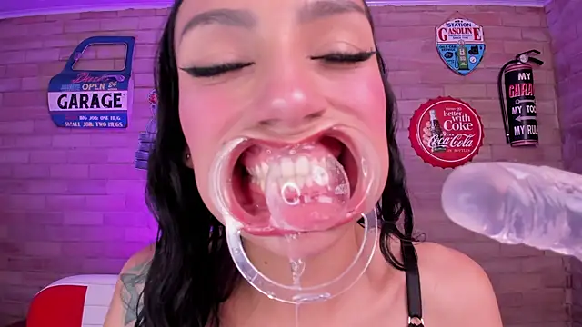 miss   evangeline online show from December 5, 2:55 am