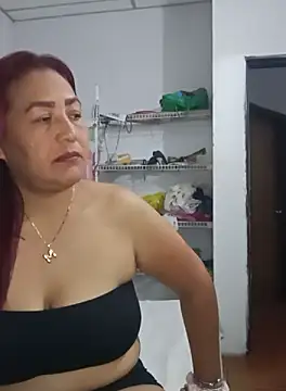 Snapshot of Abigail_BigTits chatting on October 4, 3:45 am Abigail BigTits online show from October 4, 3:45 am