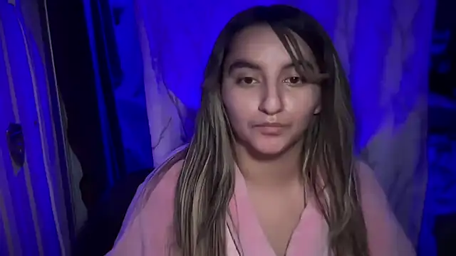 mamifresita online show from December 1, 7:45 am