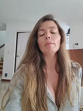 karina warthon online show from January 12, 6:13 pm