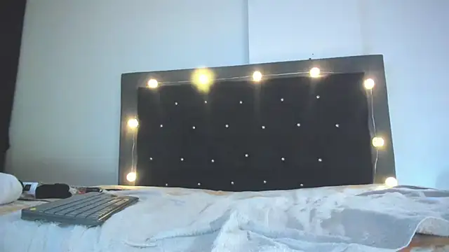 violetadumsper online show from February 21, 6:36 am