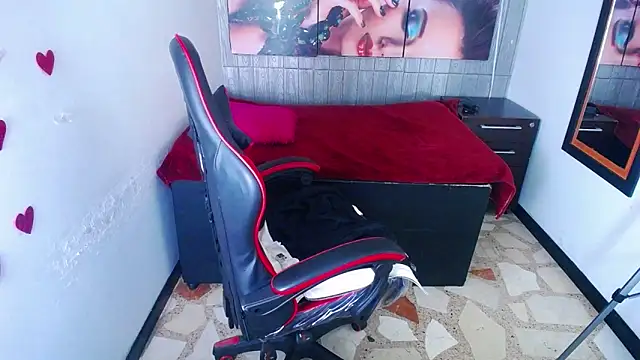 Anniee x online show from February 27, 1:00 pm