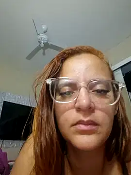 Snapshot of AliceRuivinha2 chatting on September 22, 1:26 am AliceRuivinha2 online show from September 22, 1:26 am