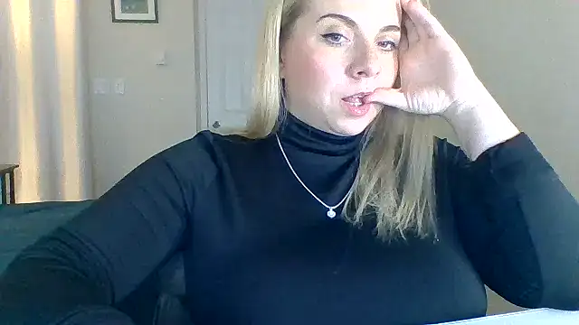 HappyIva online show from October 19, 7:27 pm