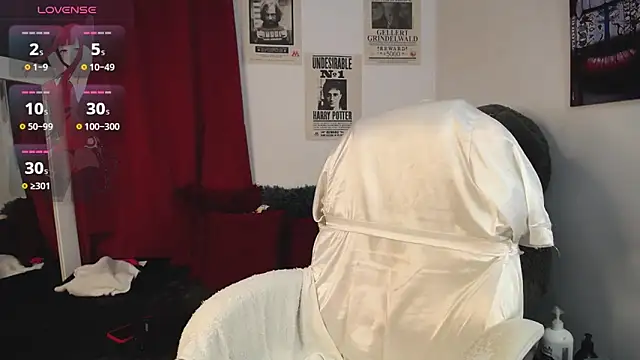 downsonMia online show from November 6, 10:32 am