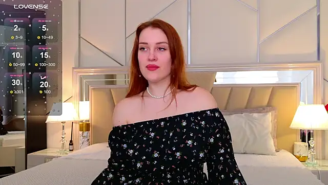 EllieGarson online show from October 15, 5:15 pm