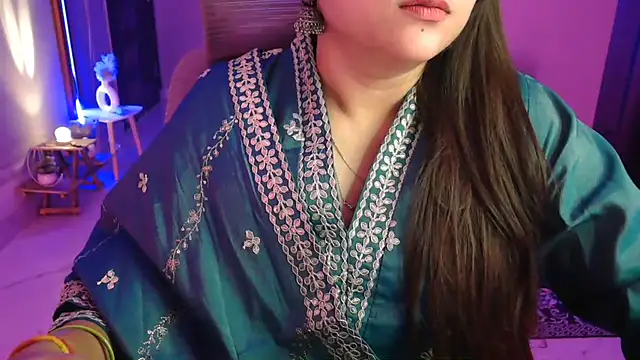 Mitikaa online show from November 7, 5:40 pm