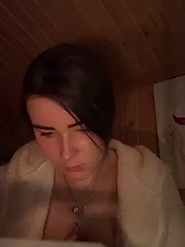 mewKate online show from February 8, 9:29 pm