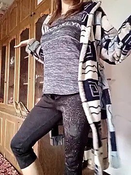 Calibers2932 online show from October 2, 7:35 am