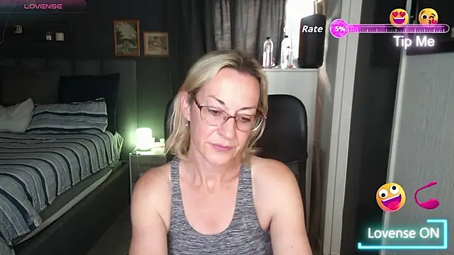 Snapshot of boeslaboes1 chatting on September 14, 6:00 am boeslaboes1 online show from September 14, 6:00 am