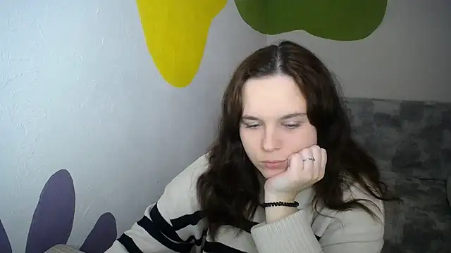 mini girly online show from December 4, 1:24 pm