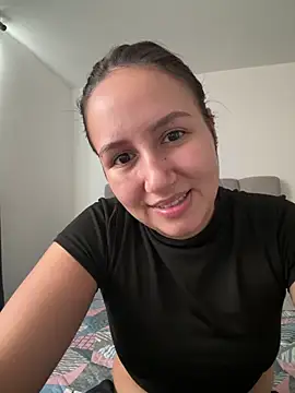 Jullya x online show from May 28, 9:45 pm