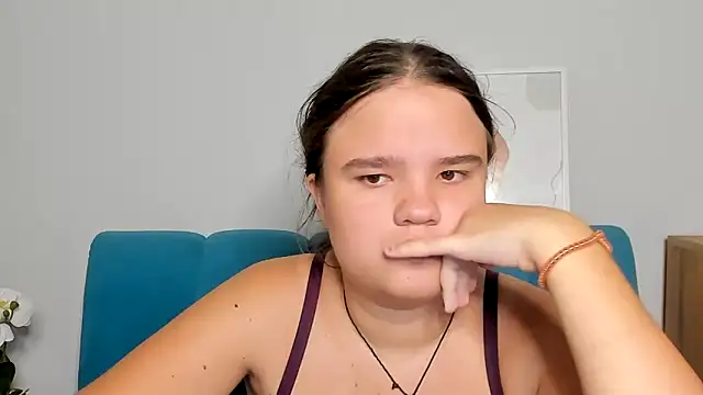 Snapshot of AdeleCruz chatting on October 2, 12:21 pm AdeleCruz online show from October 2, 12:21 pm