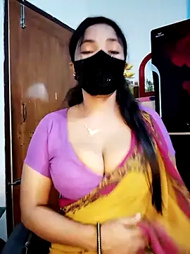 Snapshot of Tina-Sen chatting on October 3, 5:07 pm Tina-Sen online show from October 3, 5:07 pm