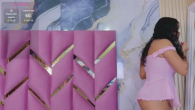 hotiergirl online show from April 20, 12:30 pm