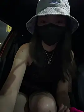 nainai2002 online show from April 7, 3:58 pm